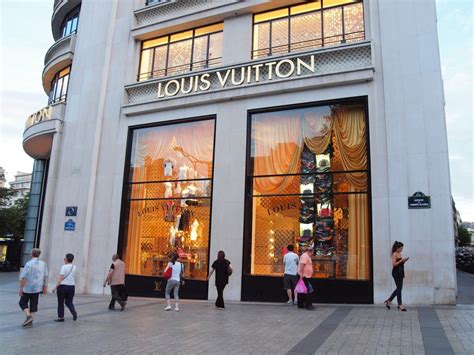 how much cheaper is louis vuitton in paris|louis vuitton paris store prices.